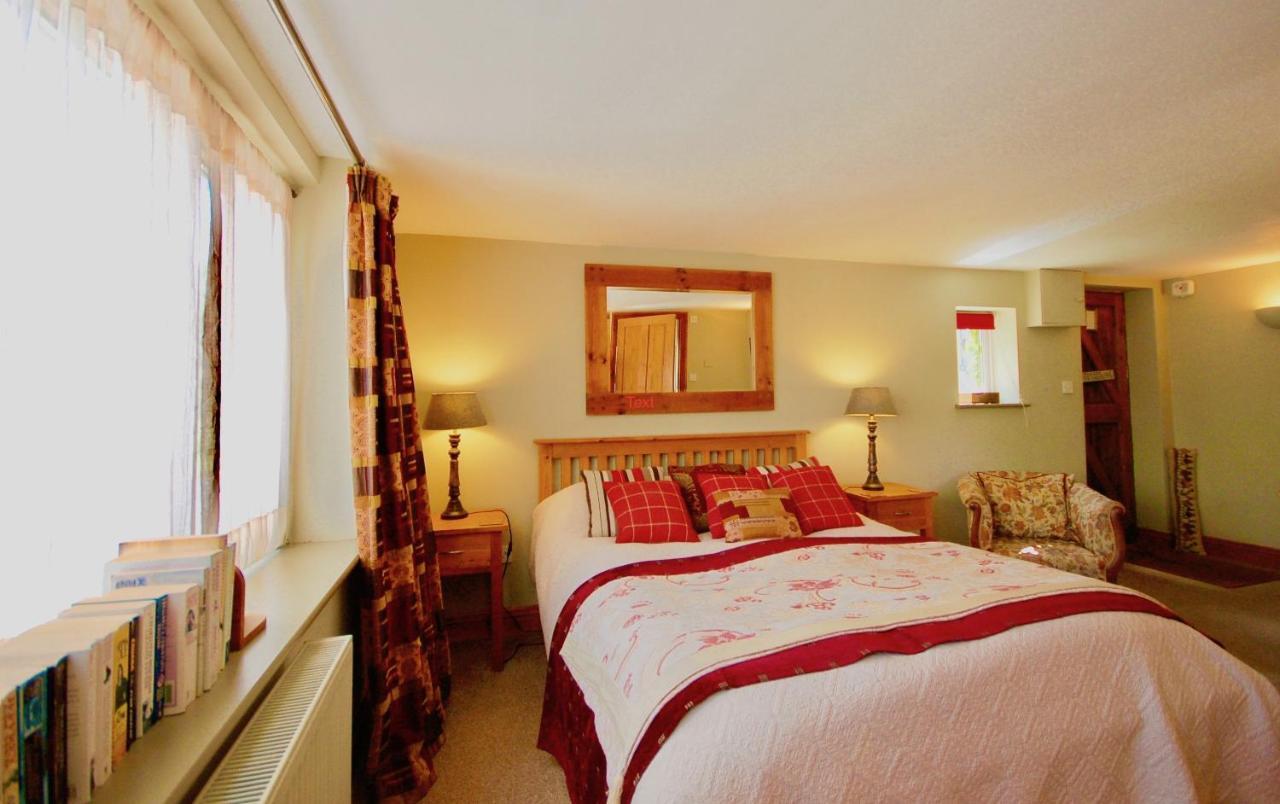 The Old Forge Bed & Breakfast East Kennett Bagian luar foto