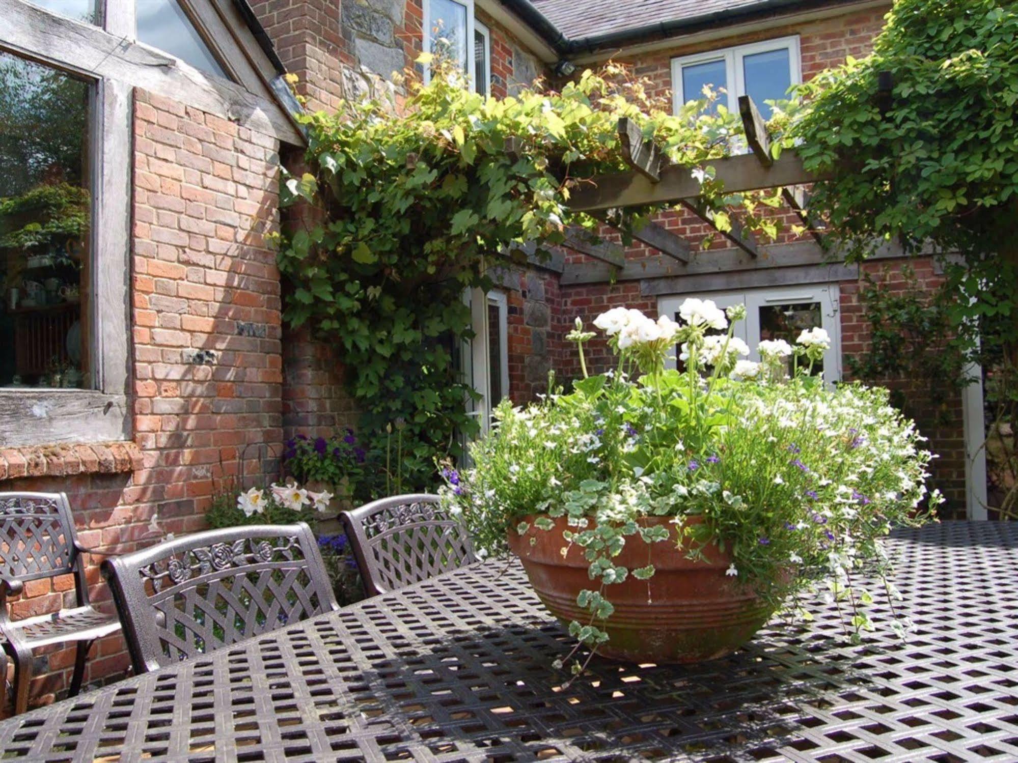 The Old Forge Bed & Breakfast East Kennett Bagian luar foto