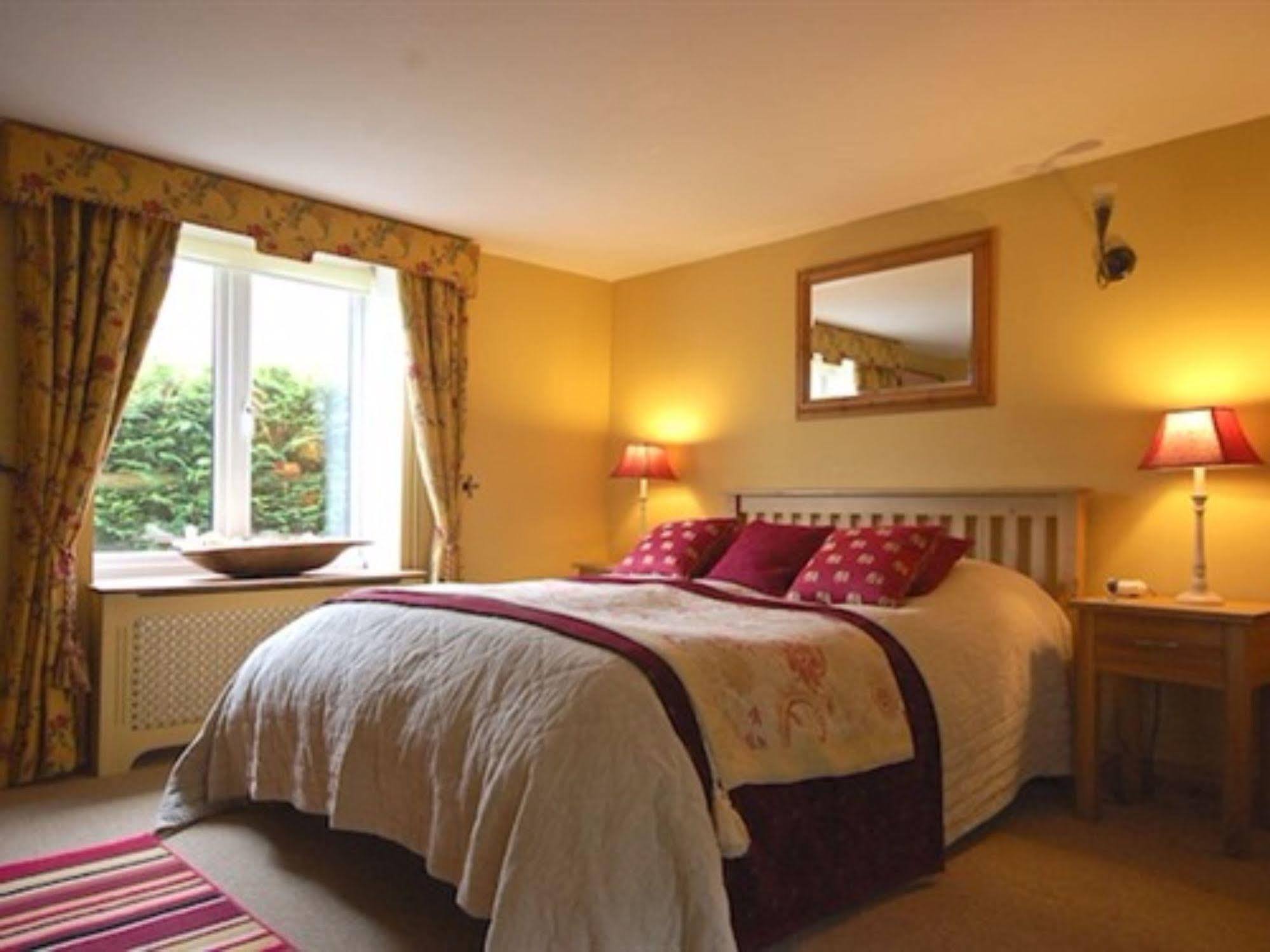 The Old Forge Bed & Breakfast East Kennett Bagian luar foto