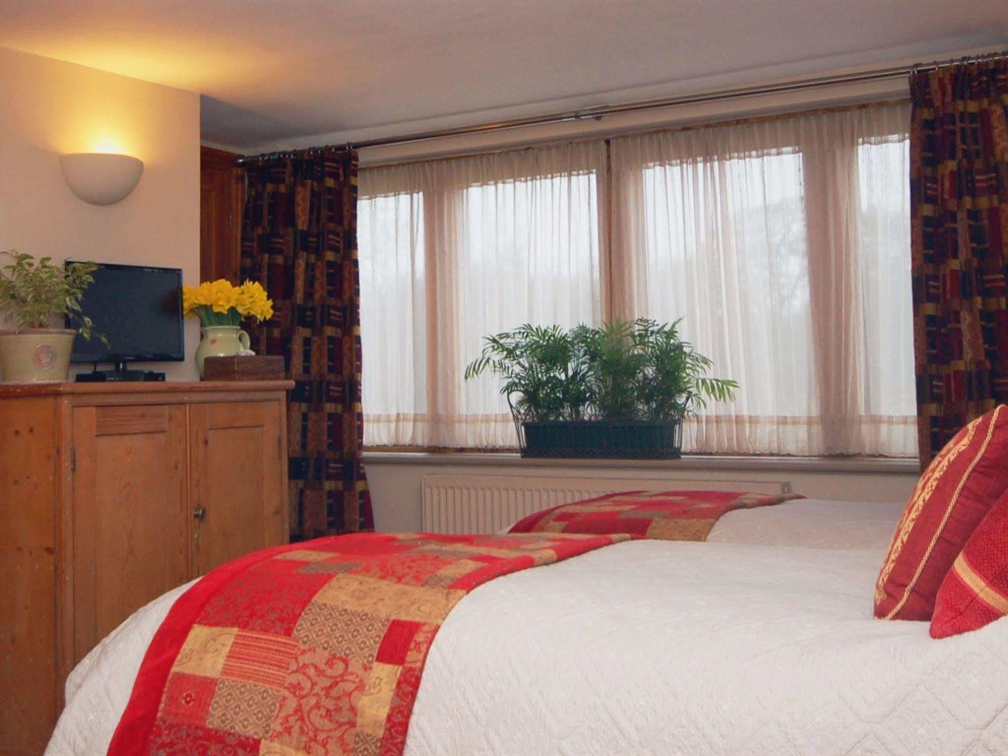 The Old Forge Bed & Breakfast East Kennett Bagian luar foto